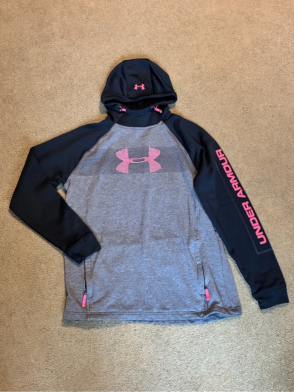 Women’s under armor black & gray pullover hoodie cold gear sweatshirt size L